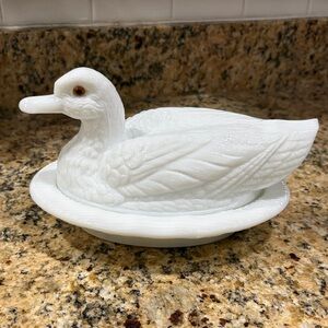 Westmoreland Duck on Nest White milk glass Covered Dish vintage